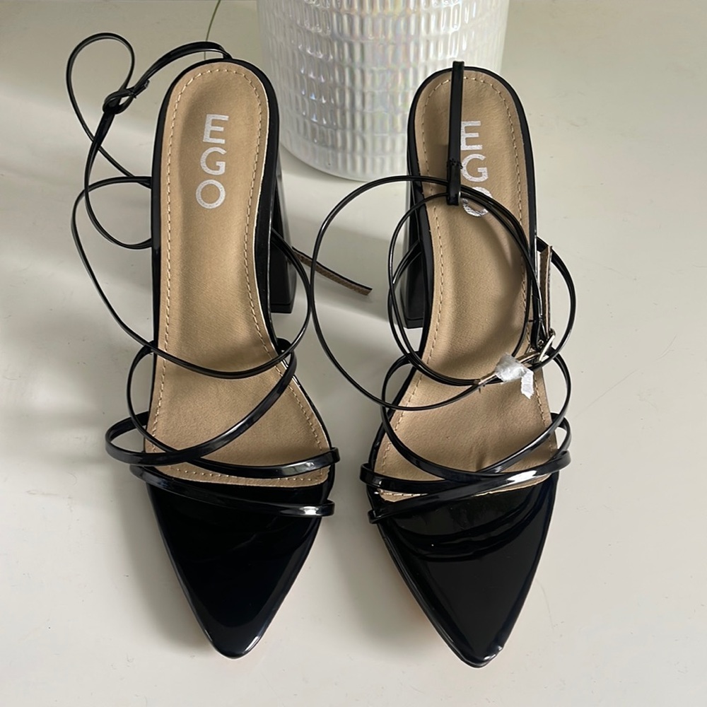 Pointed toe block heel patent black, BRAND NEW